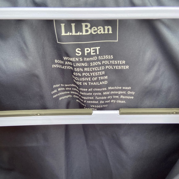 LL Bean Women’s Mountain Classic Puffer Vest Gunmetal Grey small petite - Picture 3 of 7